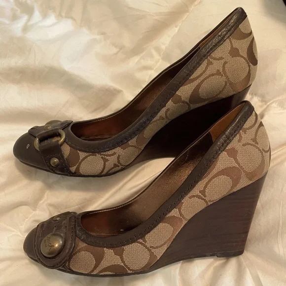 COACH® PT | Gale Wedge Sandal In Signature Jacquard Coach wedges display picture 1